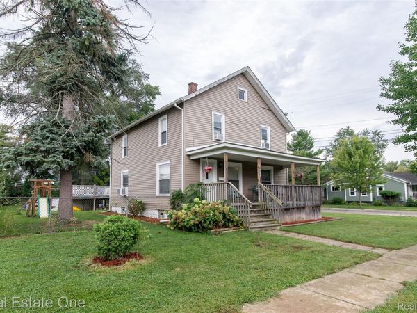 821 Dearborn Street , Howell, Mi 48843