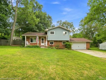 2631 Edgevale Drive , Waterford Township, Mi 48329