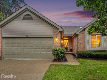 204 Texknoll Court , Brighton, Mi 48116