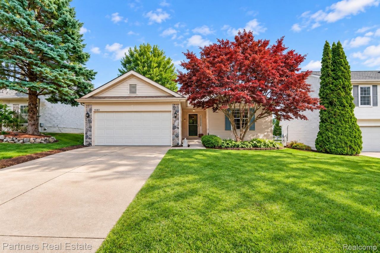 1641 Chelsea Circle, Hartland Township, Mi 48843 Main Photo