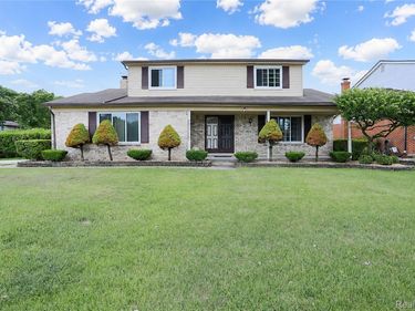 4788 Bloomfield Drive , Sterling Heights, Mi 48310