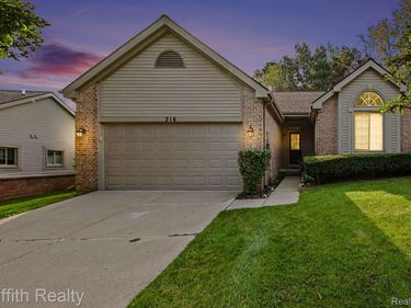 216 Sisu Knoll Drive , Brighton, Mi 48116