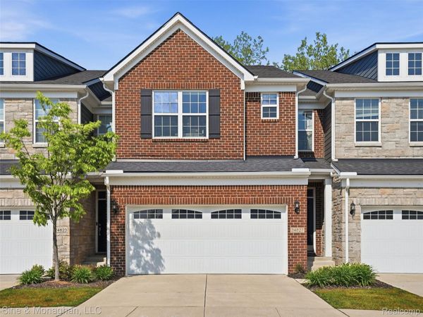 24827 Ivy , Novi, Mi 48375