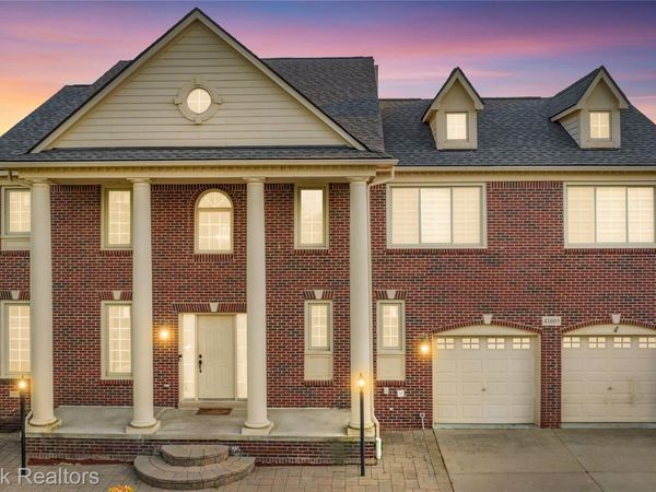 41605 Burroughs Avenue , Novi, Mi 48377