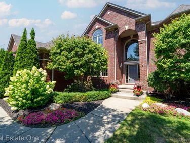 13255 Maple Lawn Drive , Shelby Township, Mi 48315