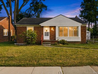 24987 Joy Road , Dearborn Heights, Mi 48127