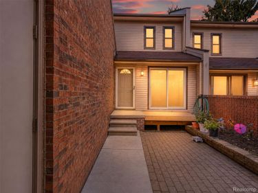 418 Willow Grove Lane, Rochester Hills, Mi 48307