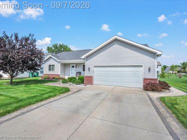 47 Old Carriage Lane, Lapeer, Mi 48446