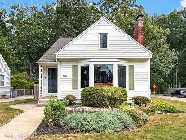 1200 N Vermont Avenue, Royal Oak, Mi 48067