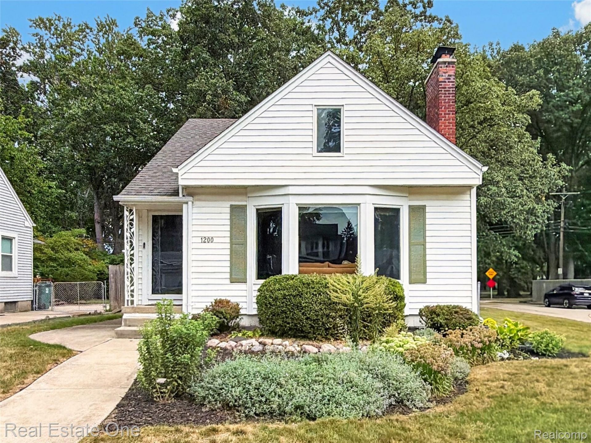 1200 N Vermont Avenue, Royal Oak, Mi 48067 Main Photo