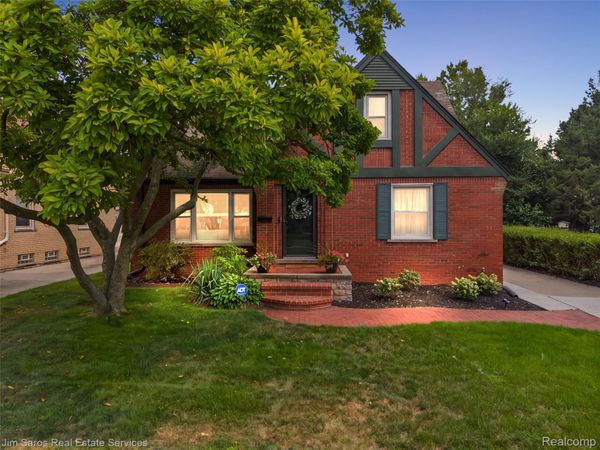 488 Bournemouth Road, Grosse Pointe Farms, Mi 48236