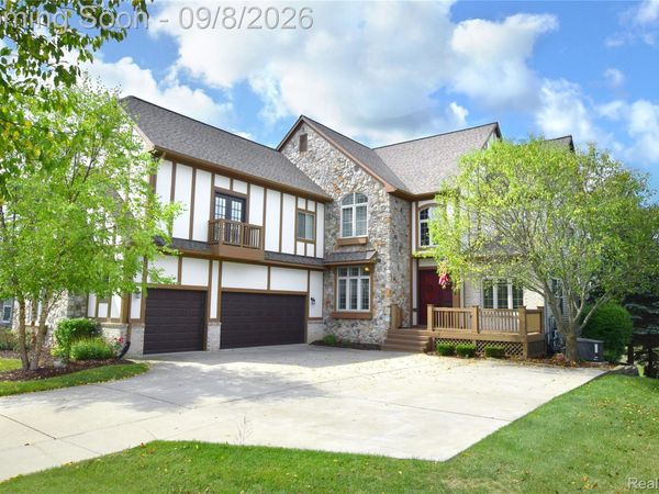 10130 St Ives Way, Grand Blanc Township, Mi 48439