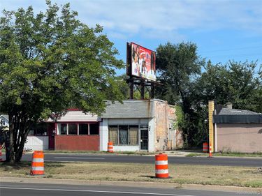 466 W 8 Mile Road , Fenton, Mi 48220