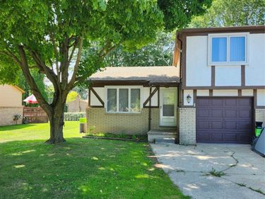 39443 Jefferson Avenue , Harrison Township, Mi 48045