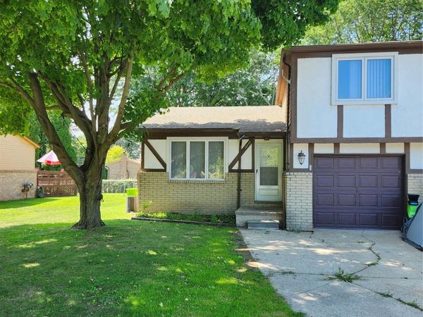 39443 Jefferson Avenue , Harrison Township, Mi 48045