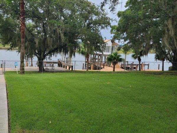 2330 N Country Club Lane, Biloxi, MS 39532