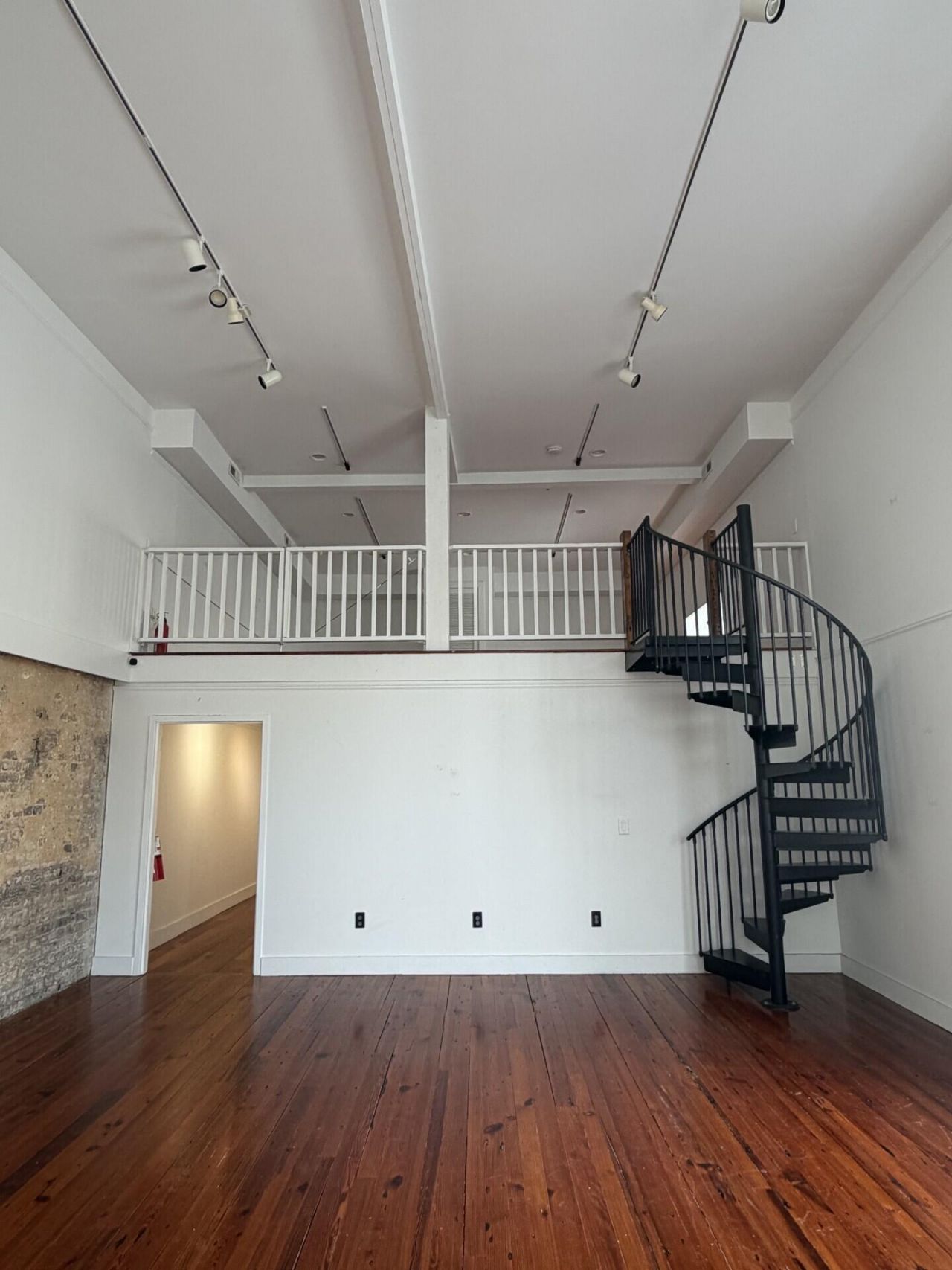 143 E Bay Street  Photo 5