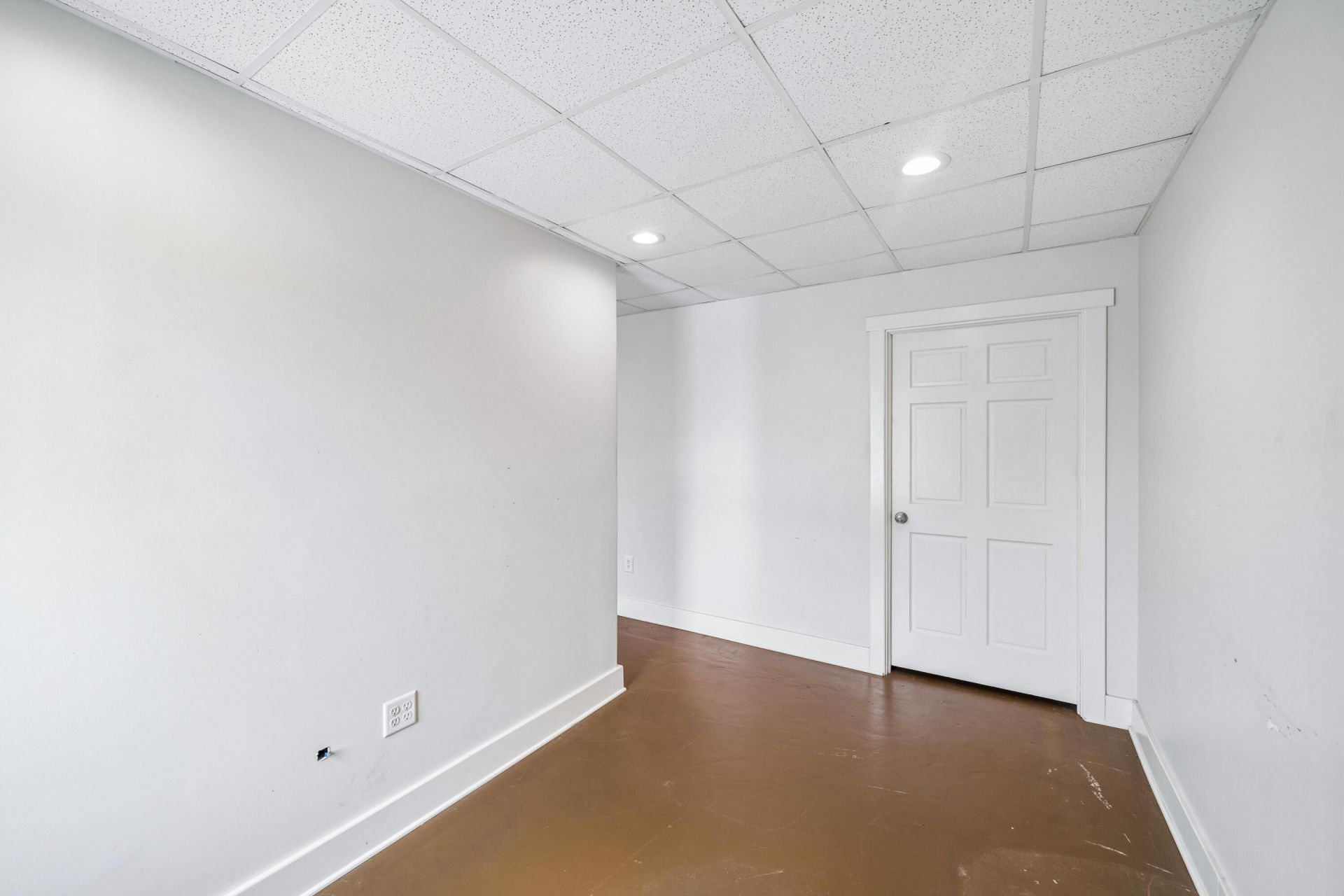 1719 Signal Point Road Photo 18
