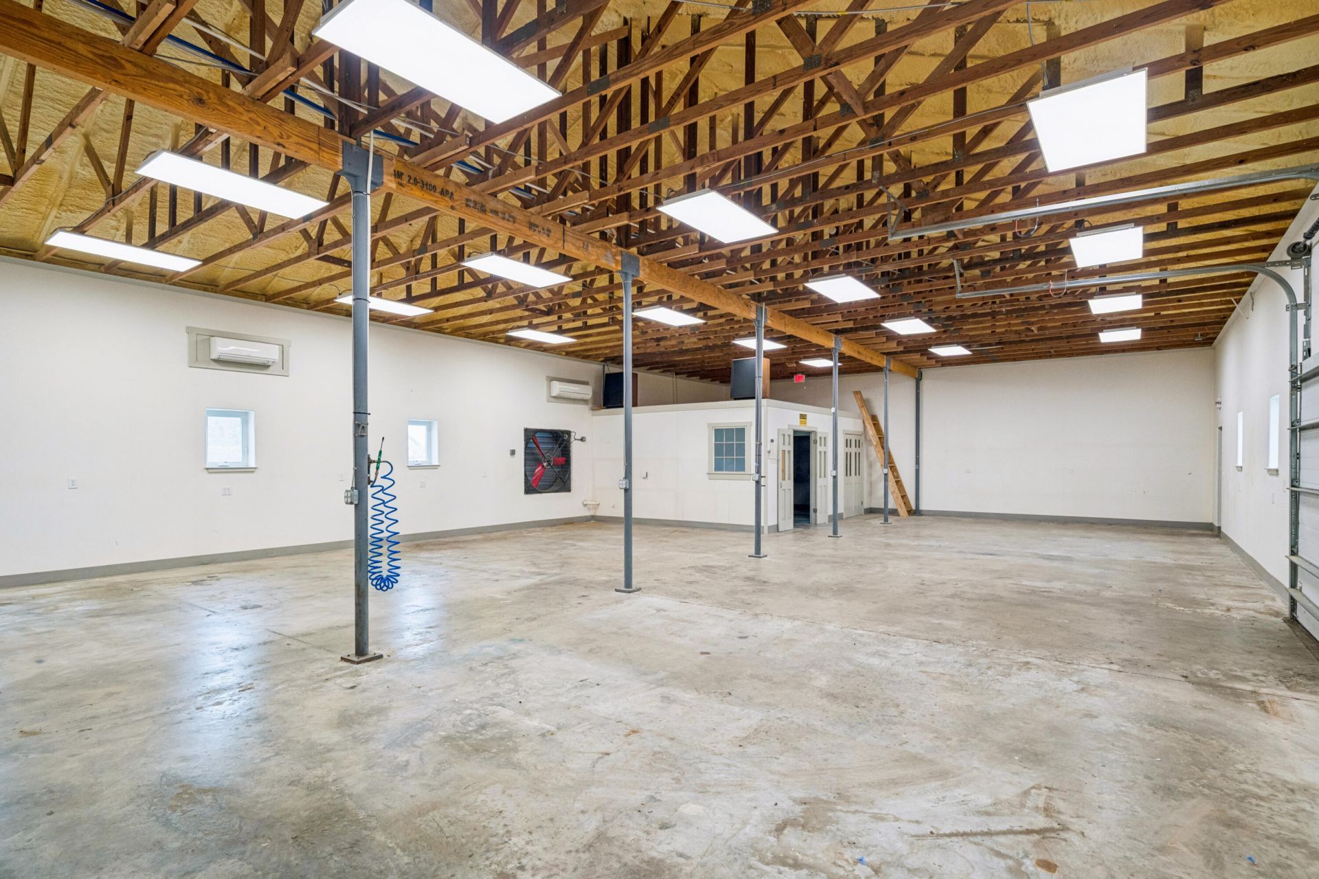 1719 Signal Point Road  Photo 47