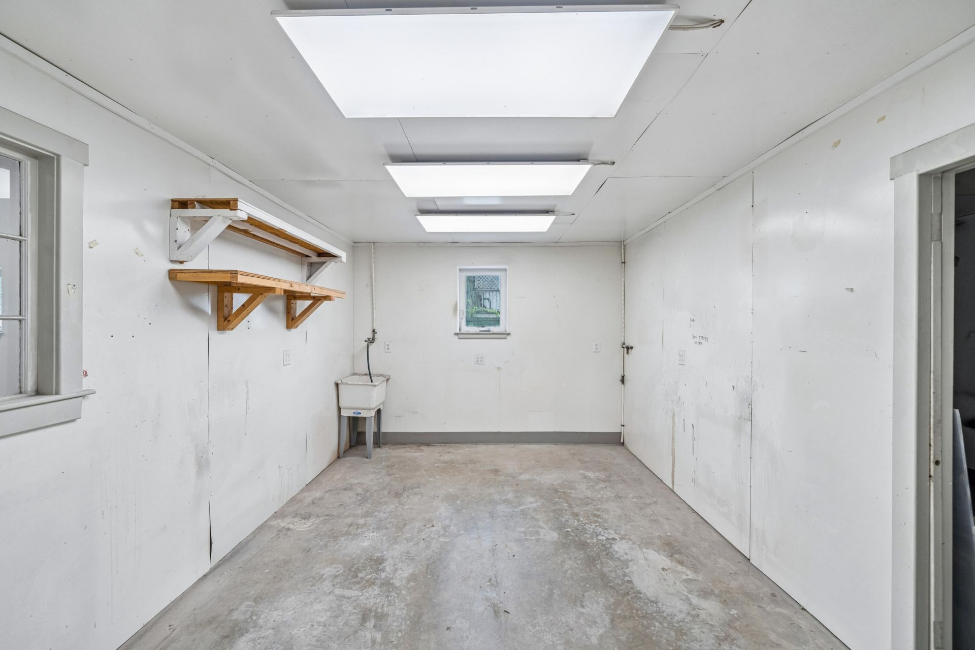 1719 Signal Point Road  Photo 49