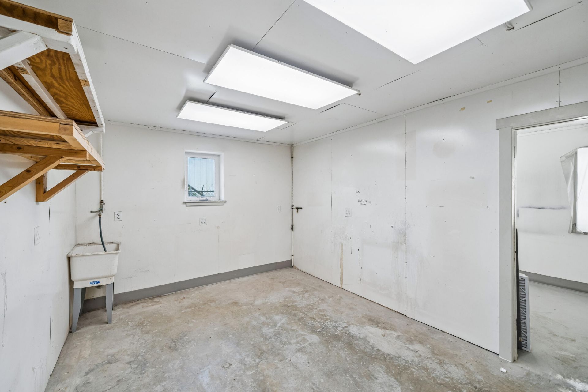 1719 Signal Point Road  Photo 50