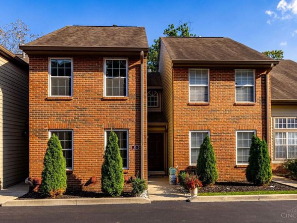 10555 Montgomery Road, Unit 49, Montgomery, OH 45242
