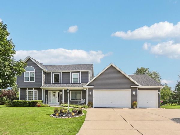 10468 S George DRIVE, Oak Creek, WI 53154