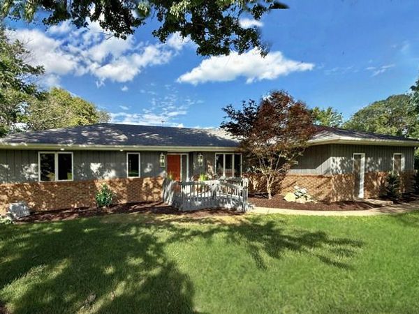 1108 Pearl Drive , Mahomet, IL 61853