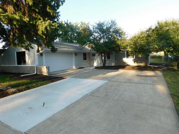 212 N Pinecrest Road , Bolingbrook, IL 60440