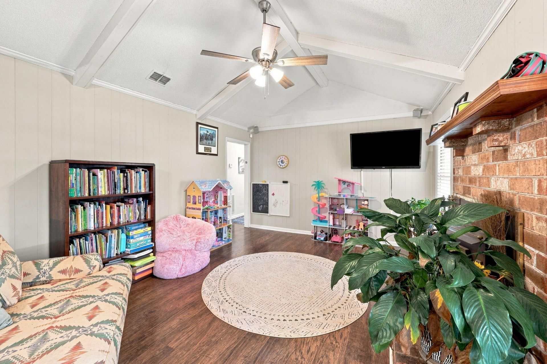 304 Longleaf Road Photo 9