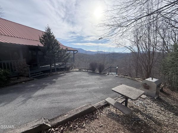 3767 Old Mountain Raod Road , Sevierville, TN 37876