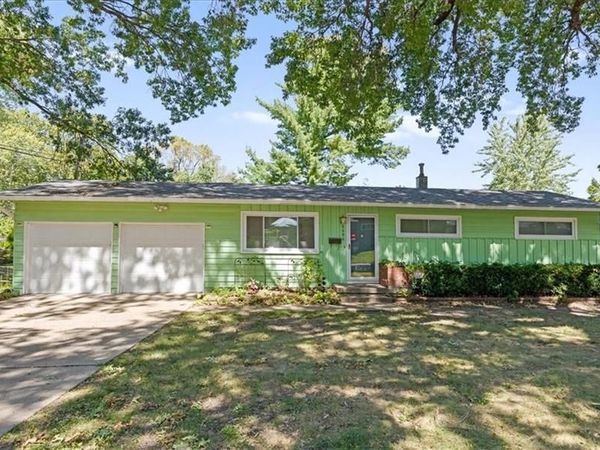 6404 W 76 Street, Prairie Village, KS 66204