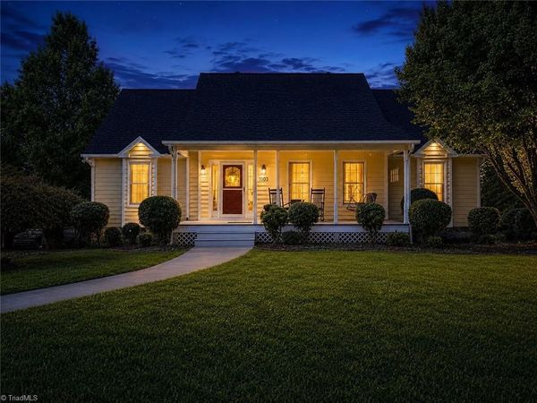 1105 Deer Run Lane , Yadkinville, NC 27055