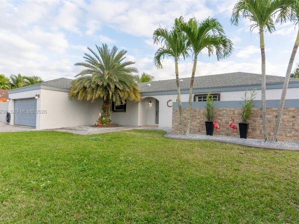 15420 SW 156th Ter, Miami, FL 33187