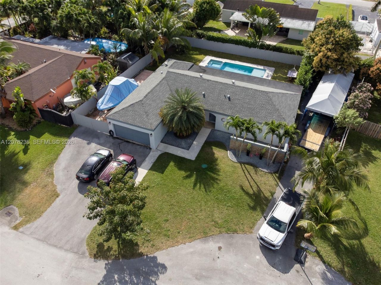 15420 SW 156th Ter, Miami, FL 33187 Photo
