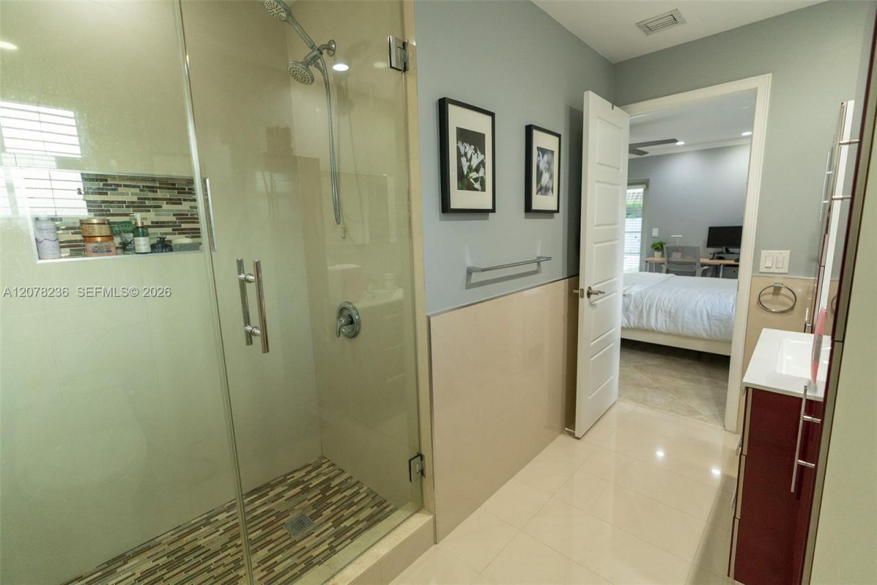 15420 SW 156th Ter, Miami, FL 33187 Photo