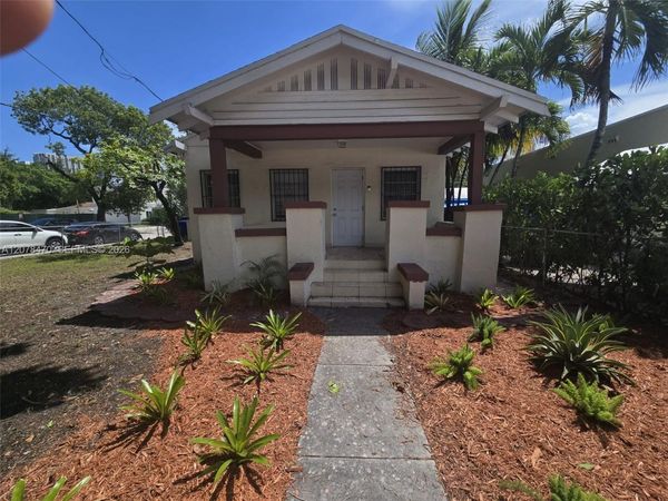 106 NW 34th St, Miami, FL 33127