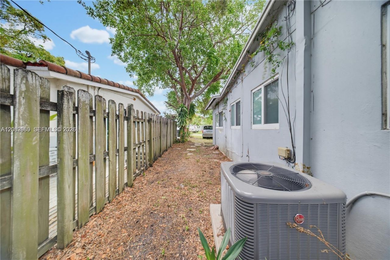 315 SW 19th St , Fort Lauderdale, FL 33315 Photo