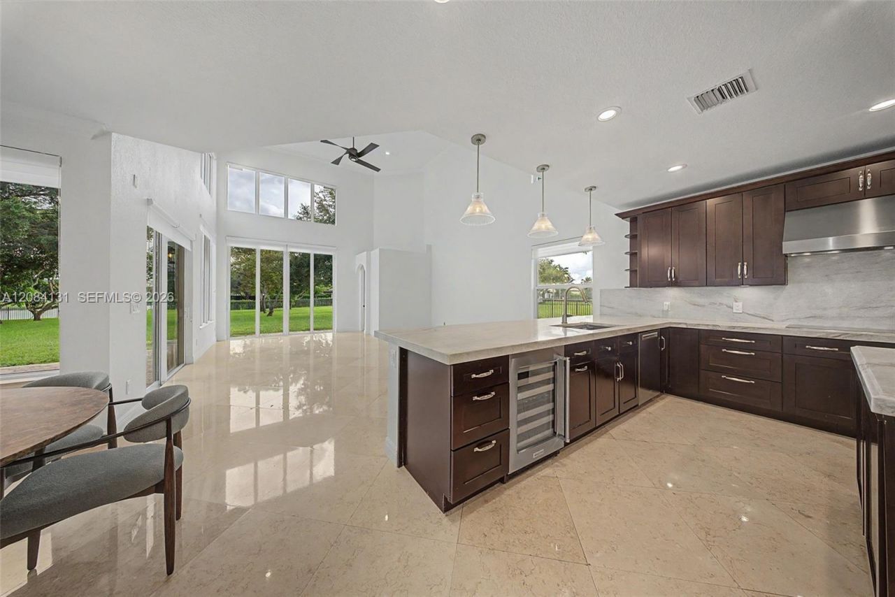11406 Canyon Maple Blvd, Davie, FL 33330 Photo