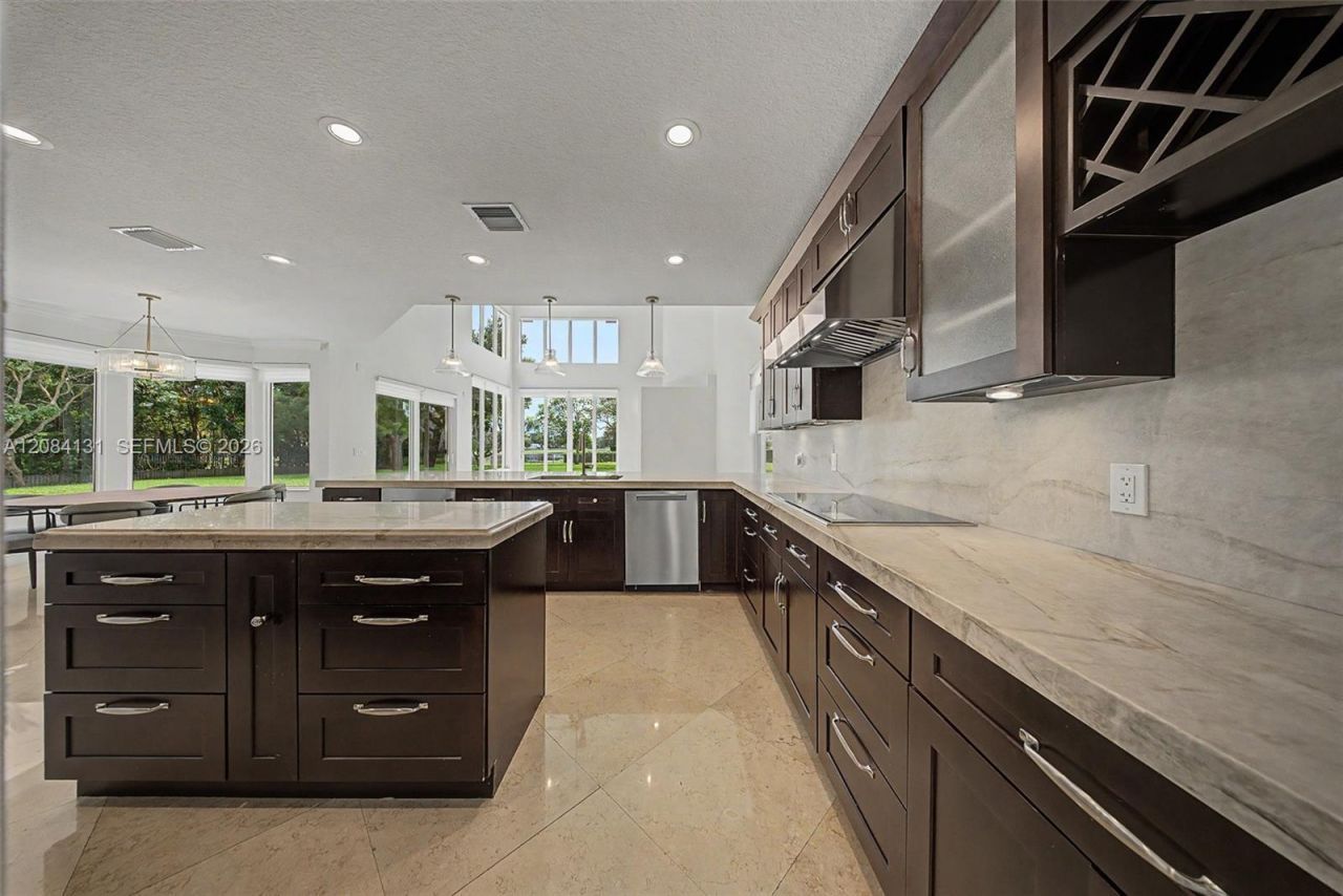 11406 Canyon Maple Blvd, Davie, FL 33330 Photo