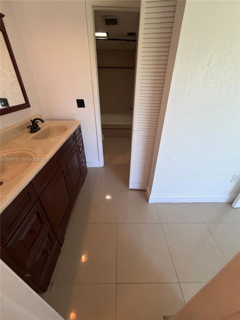 20509 NW 15th Ave , Unit 5-2, Miami Gardens, FL 33169 Photo