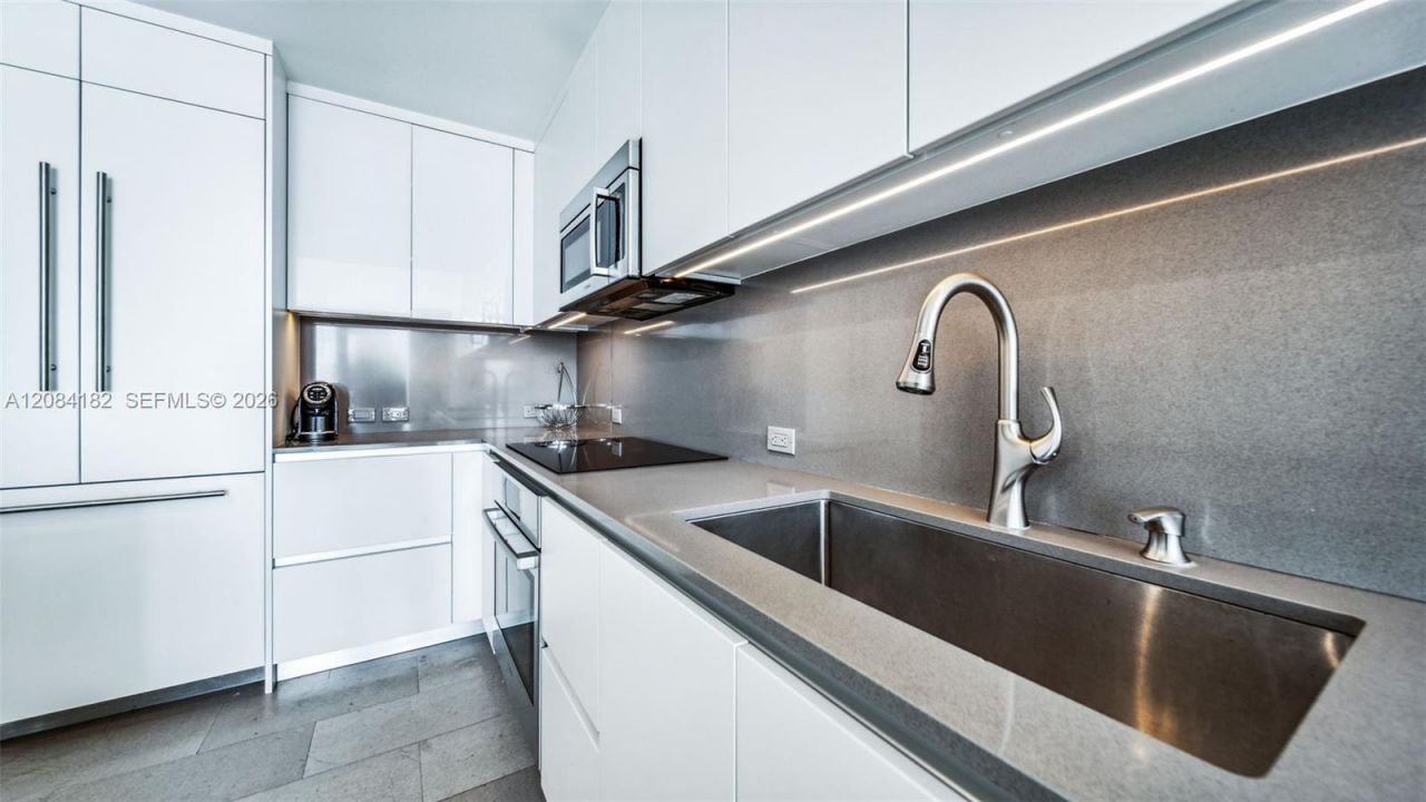 68 SE 6th St , Unit 1605, Miami, FL 33131 Photo