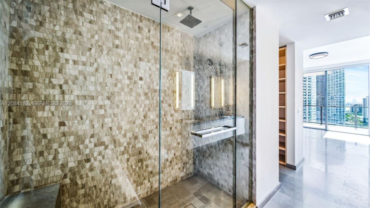 68 SE 6th St , Unit 1605, Miami, FL 33131 Photo
