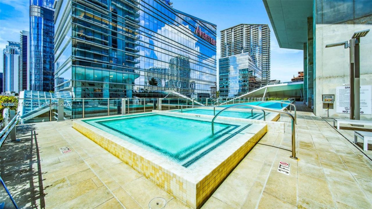 68 SE 6th St , Unit 1605, Miami, FL 33131 Photo