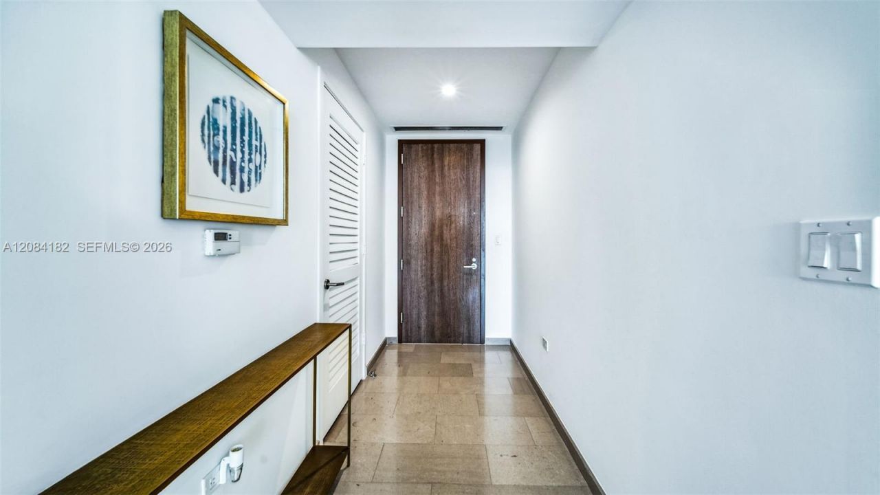 68 SE 6th St , Unit 1605, Miami, FL 33131 Photo