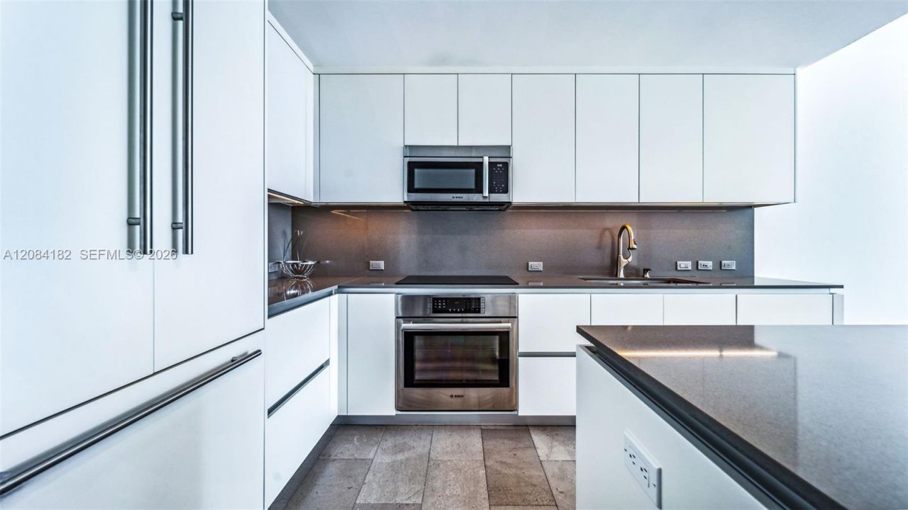 68 SE 6th St , Unit 1605, Miami, FL 33131 Photo