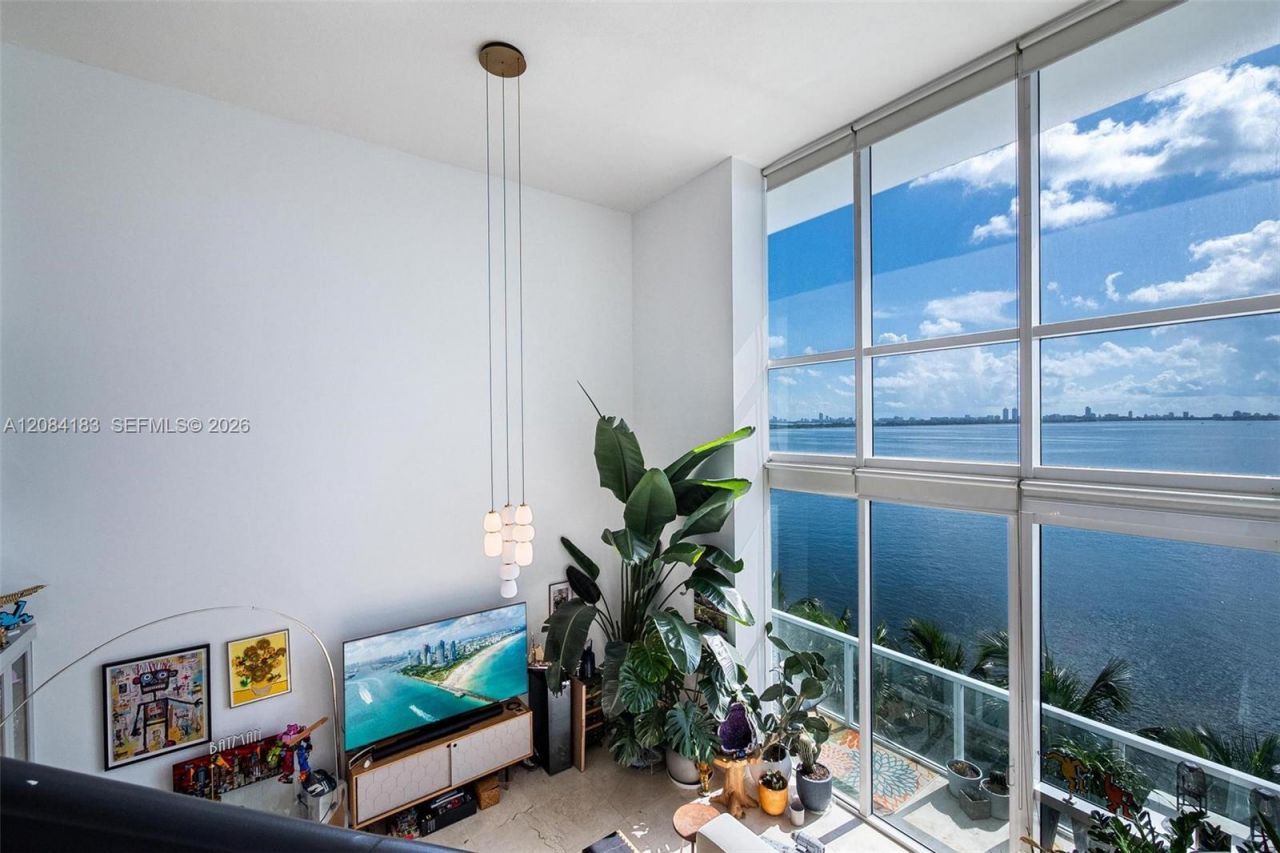 665 NE 25th St , Unit 403, Miami, FL 33137 Photo