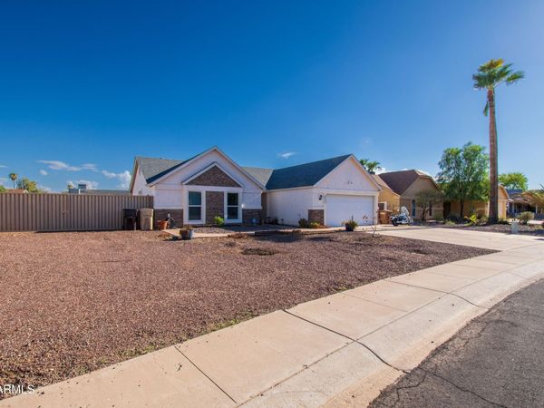 8533 W CORRINE Drive, Peoria, AZ 85381