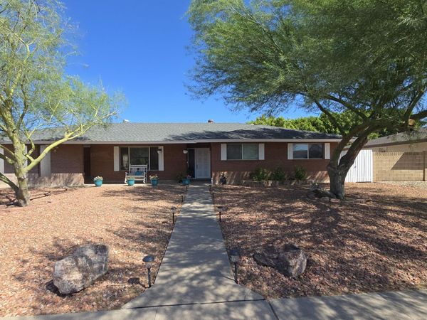 1746 E GREENWAY Street, Mesa, AZ 85203
