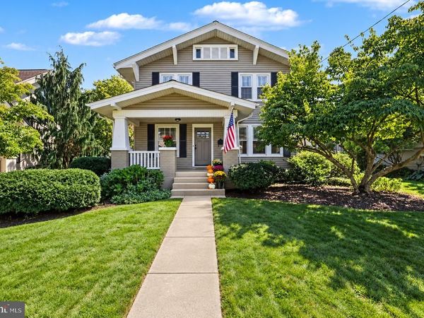 268 E AREBA AVENUE , HERSHEY, PA 17033